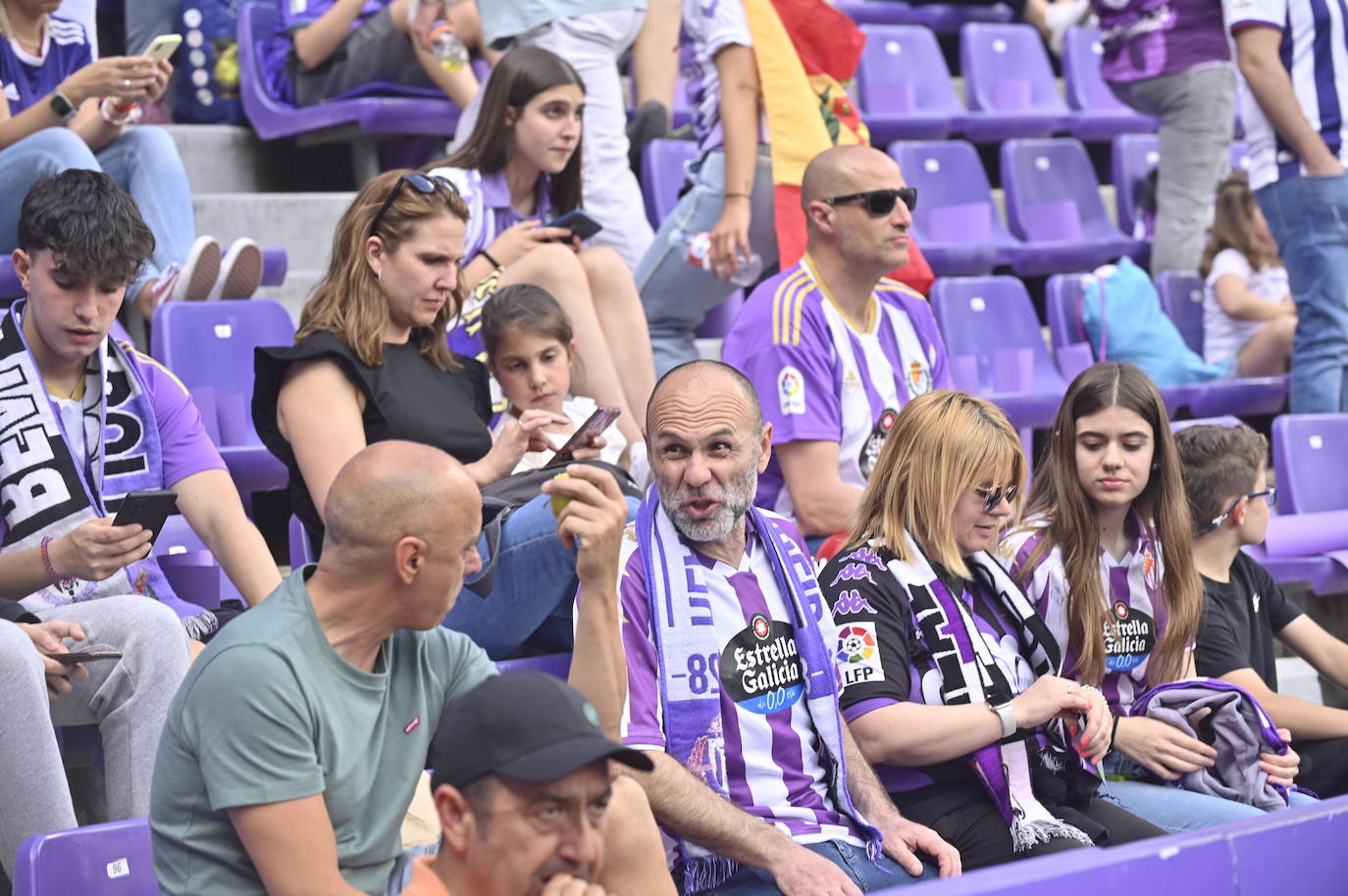 Búscate en la grada del estadio José Zorrilla (2/4)