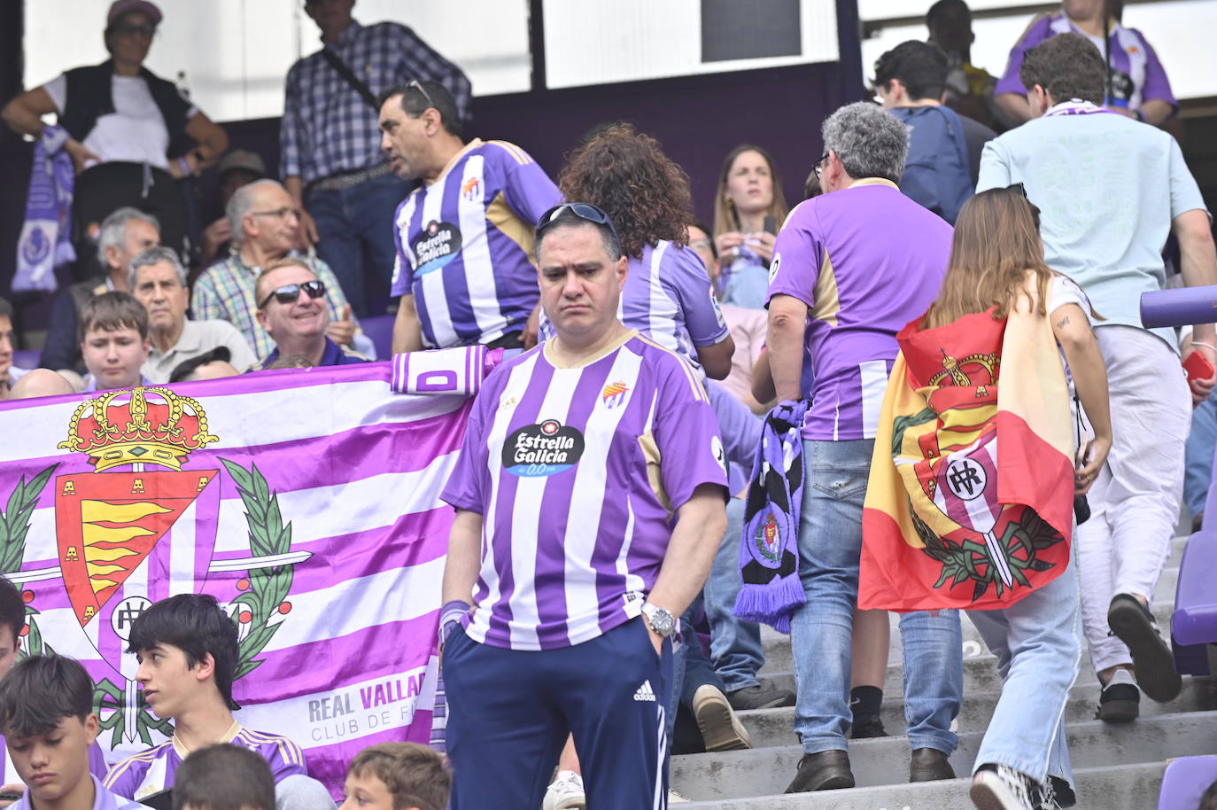 Búscate en la grada del estadio José Zorrilla (2/4)