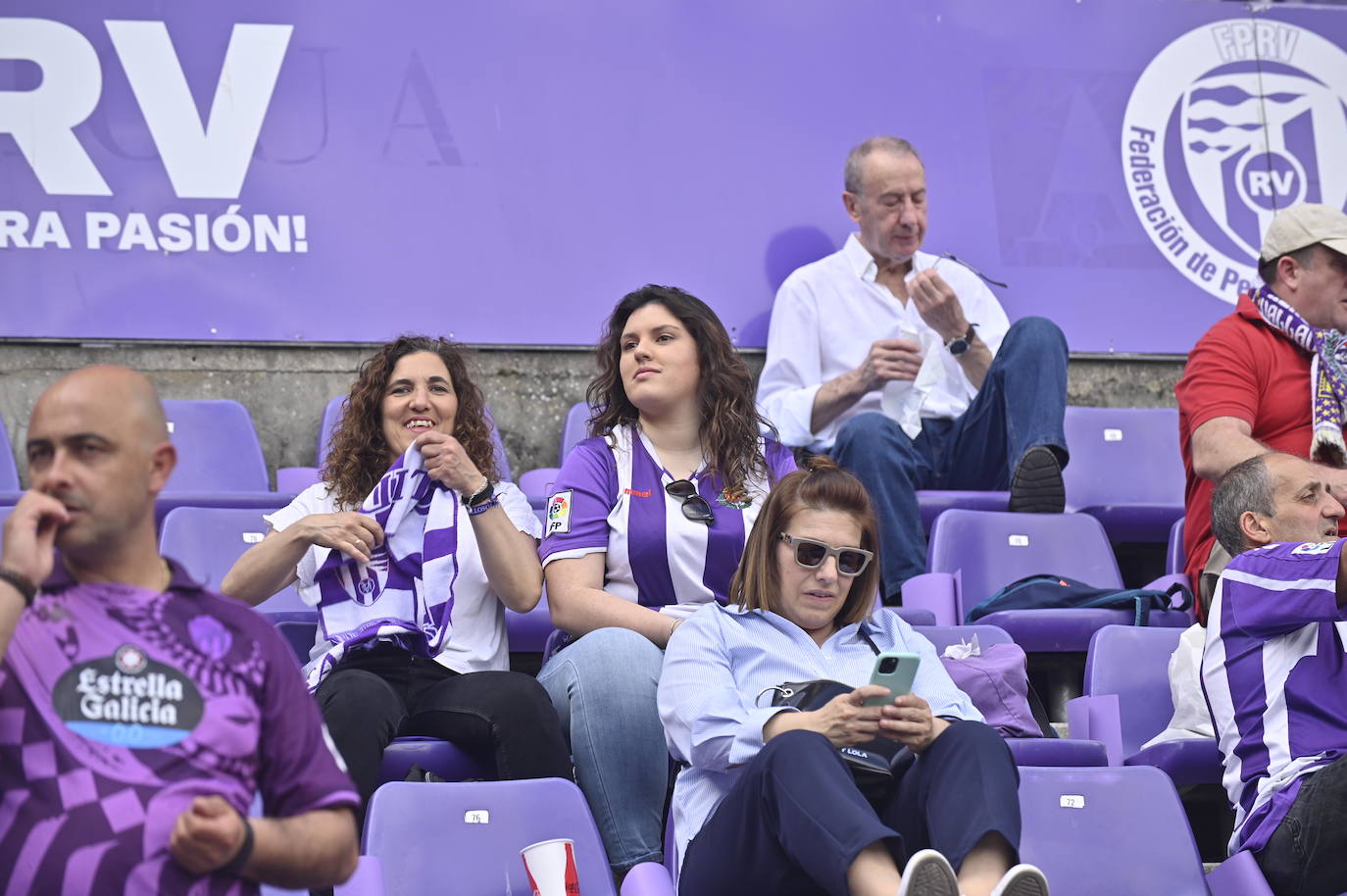 Búscate en la grada del estadio José Zorrilla (2/4)