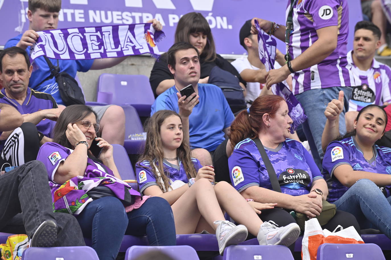 Búscate en la grada del estadio José Zorrilla (2/4)