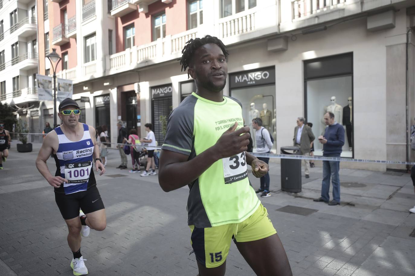 Un millar de participantes se suma a la I Carrera de las Familias de Valladolid (2/2)