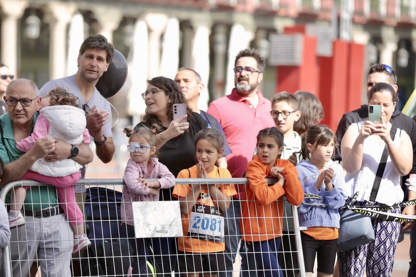 Un millar de participantes se suma a la I Carrera de las Familias de Valladolid (2/2)