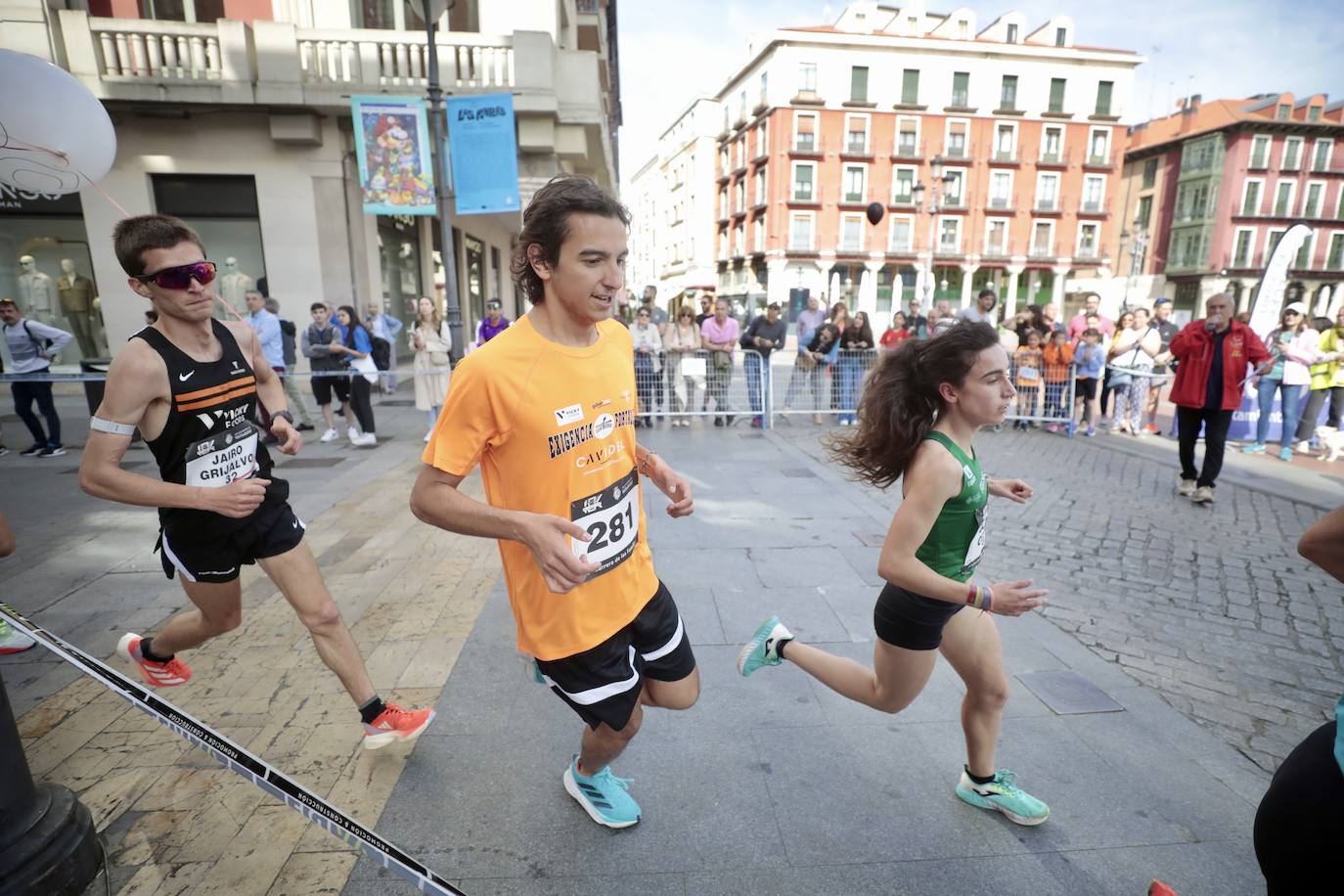 Un millar de participantes se suma a la I Carrera de las Familias de Valladolid (2/2)