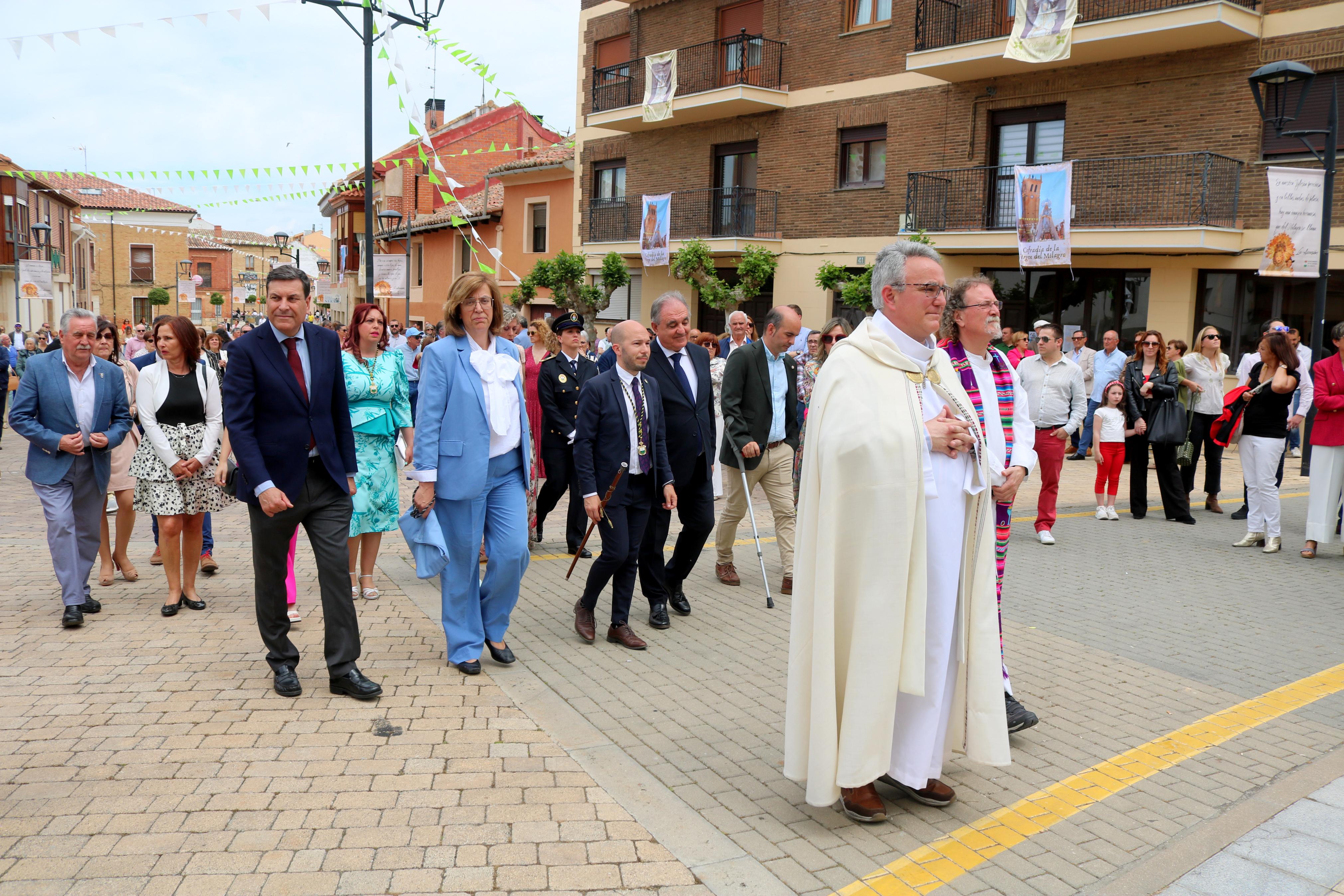 Villamuriel de Cerrato se rinde a la Virgen del Milagro