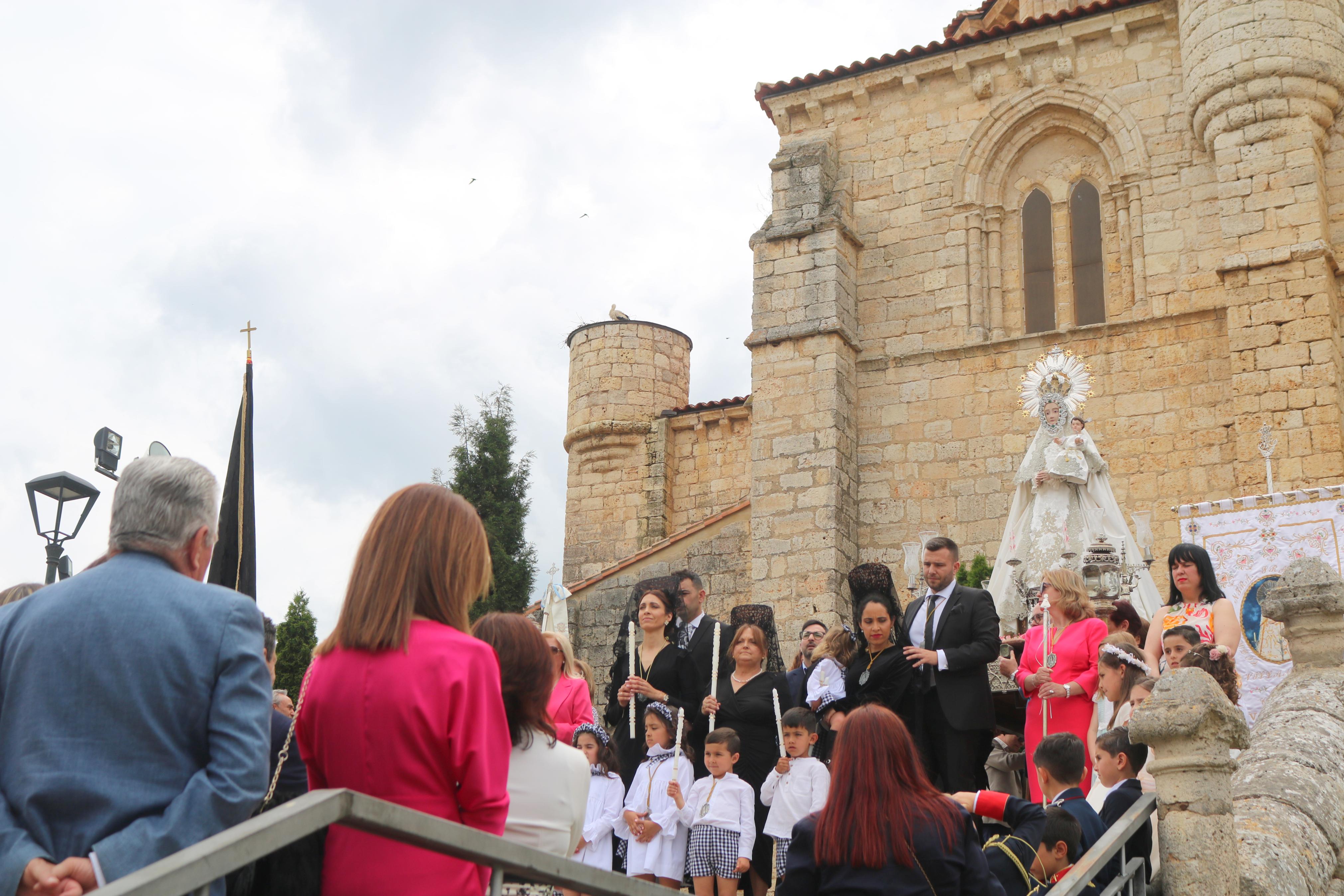 Villamuriel de Cerrato se rinde a la Virgen del Milagro