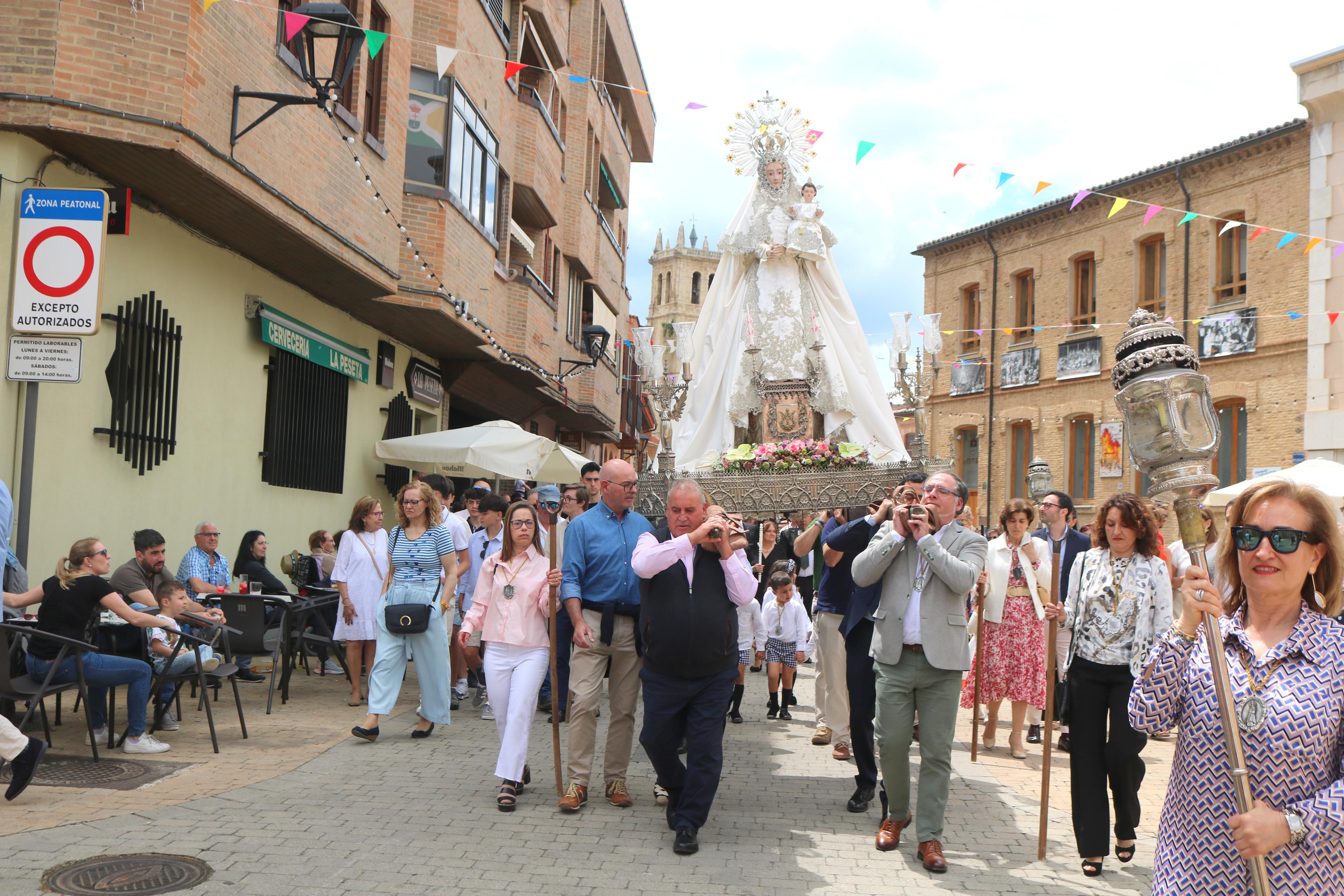 Villamuriel de Cerrato se rinde a la Virgen del Milagro