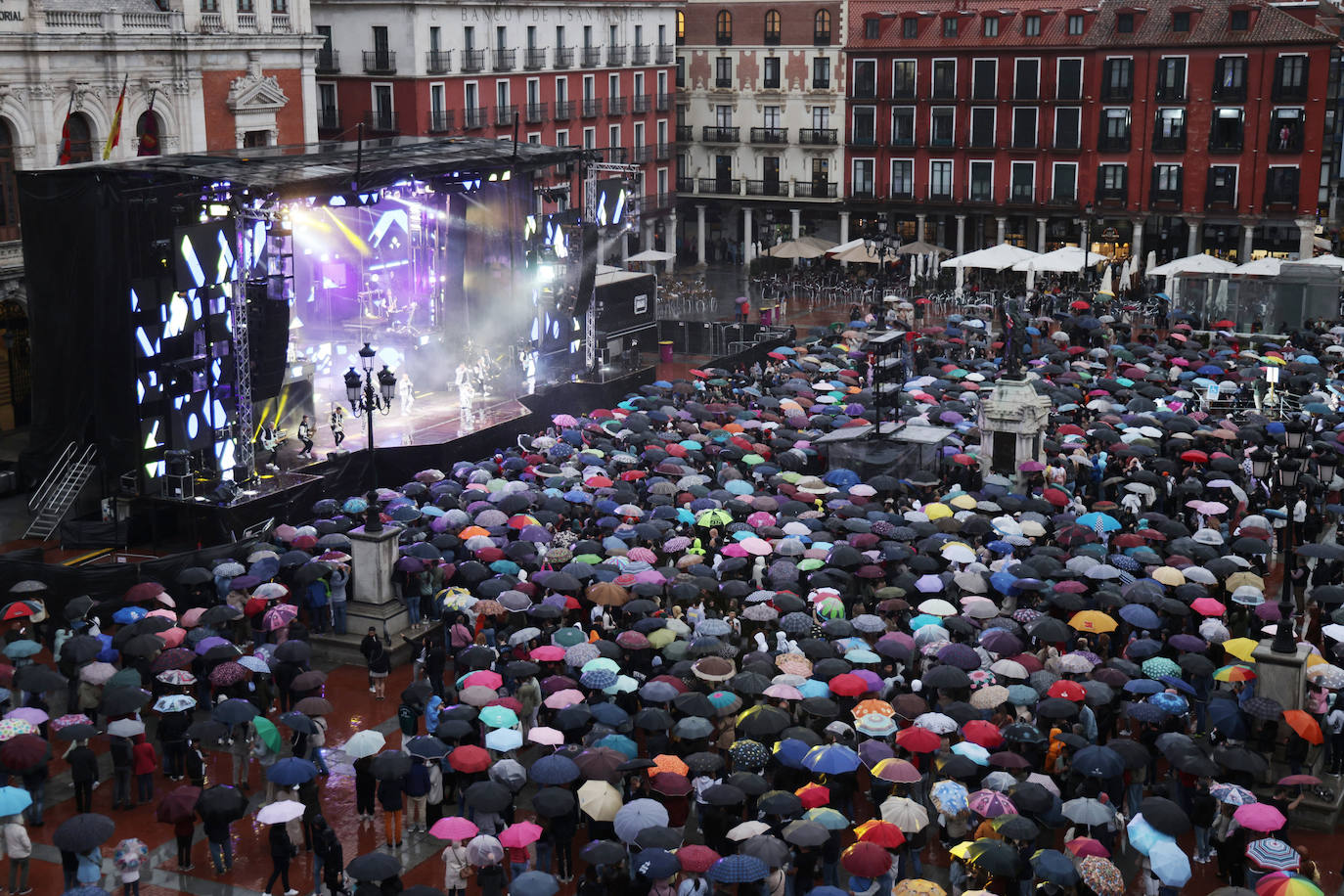 Las imágenes del concierto de la orquesta Panorama en la Plaza Mayor