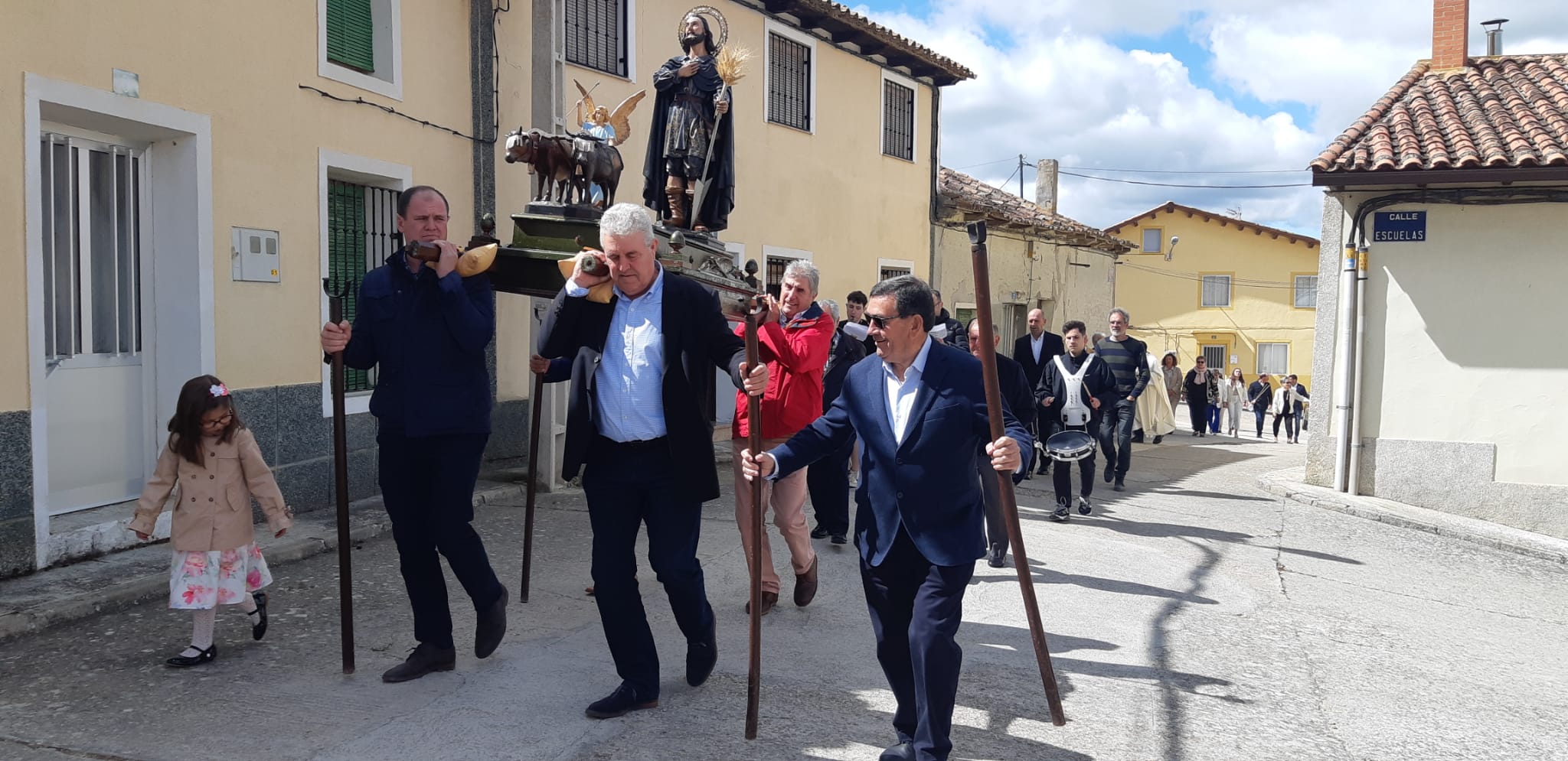 Procesión en honor a San Isidro en Castrodeza.