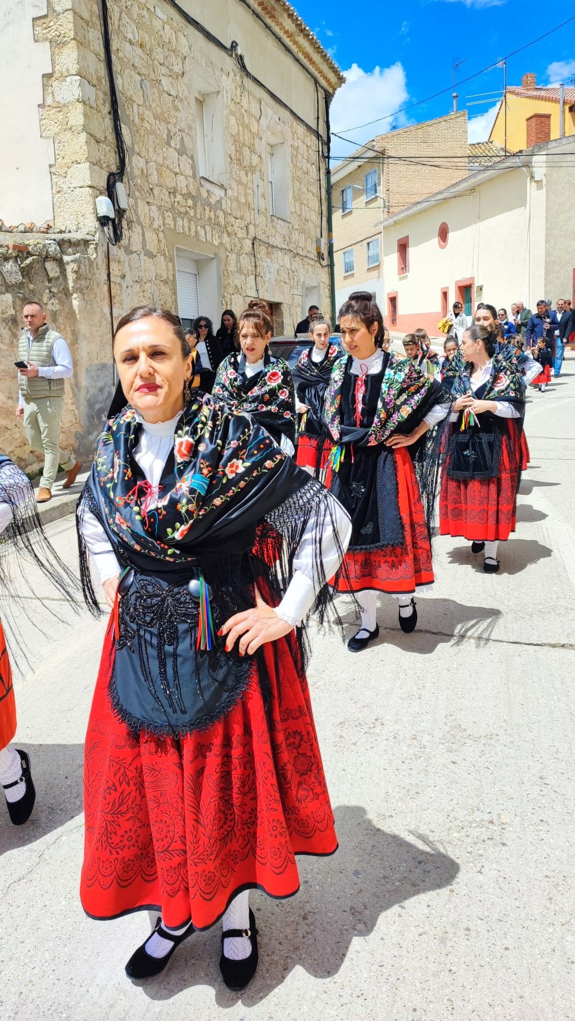 Villaviudas danza a San Isidro Labrador