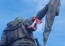 El Conde Ansúrez, con el pañuelo rojo y blanco.
