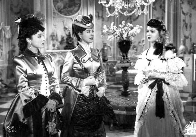 Aurora Bautista, Sara Montiel y Elena Salvador en 'Pequeñeces' (1950).