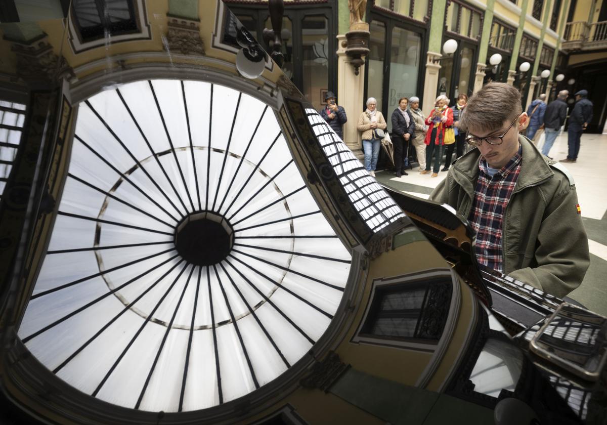 El centro de Valladolid se llena de pianos, en imágenes