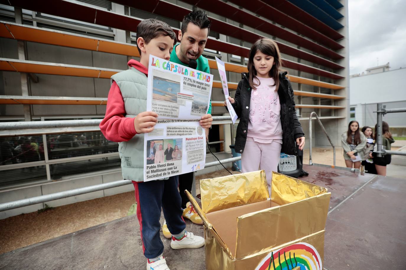 Las imágenes de la cápsula del tiempo del CEIP Parque Alameda