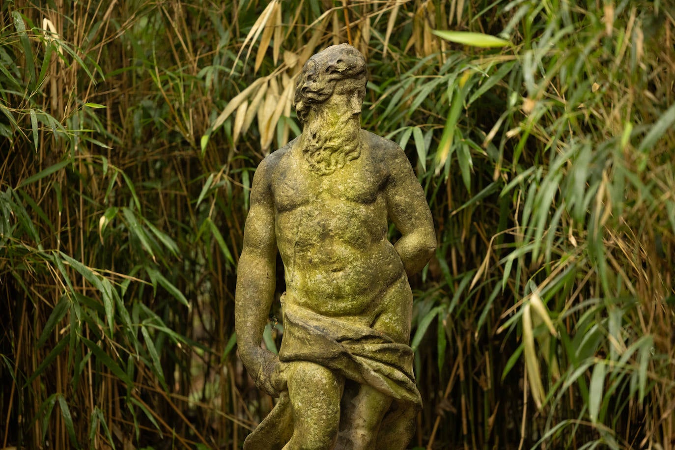 La talla de Neptuno, escultura anónima de procedencia italiana.