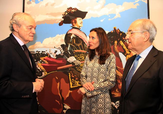 José Manuel de Riva, Ana Doldán de Cáceres y el presidente de la Fundación Torreón de Lozoya, Javier Reguera.