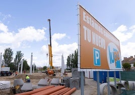 Obras del nuevo Lupa en la confluencia de la calle Barcelona con el Camino Viejo de Simancas.