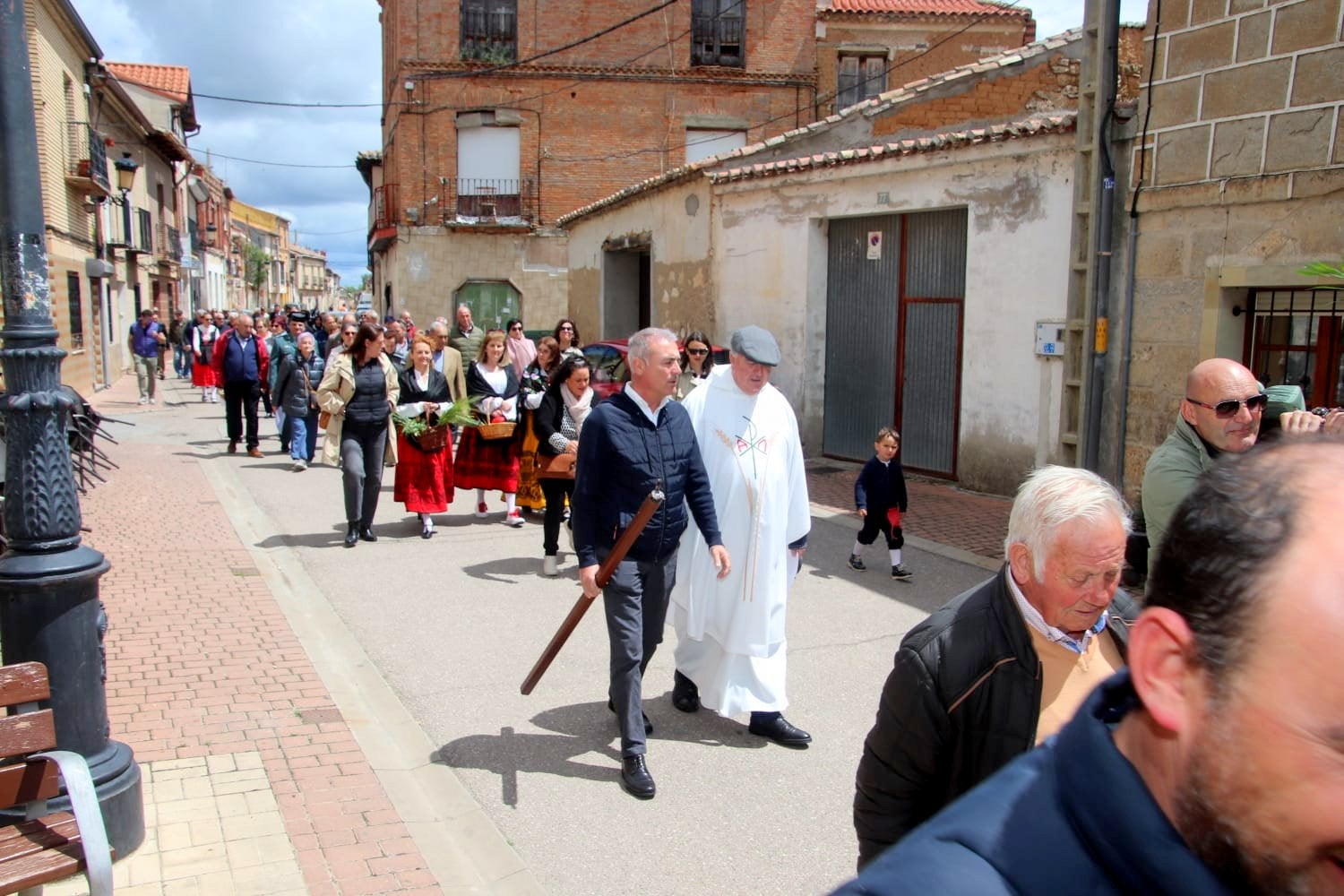 Torquemada, fiel a la tradición con la hoguera y la ofrenda a San Isidro