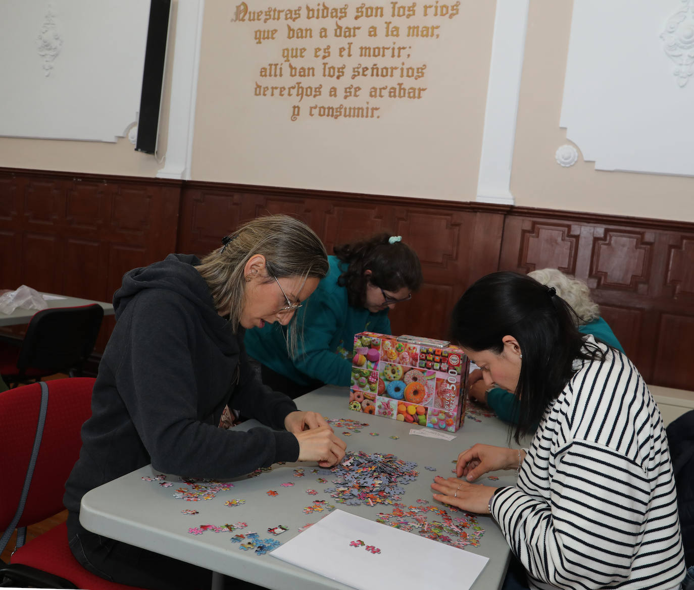 Puzles y caminata solidaria en Paredes de Nava