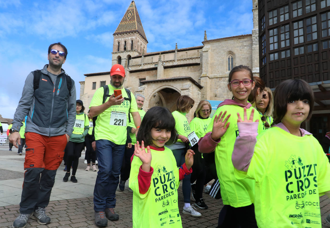 Puzles y caminata solidaria en Paredes de Nava