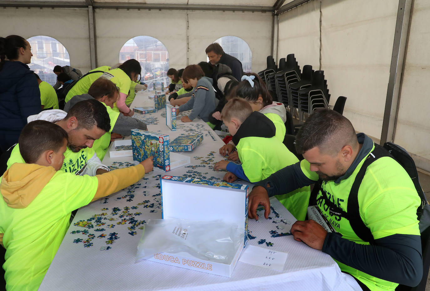 Puzles y caminata solidaria en Paredes de Nava