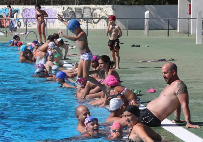 Bañistas en la piscina del Sotillo, este pasado verano.