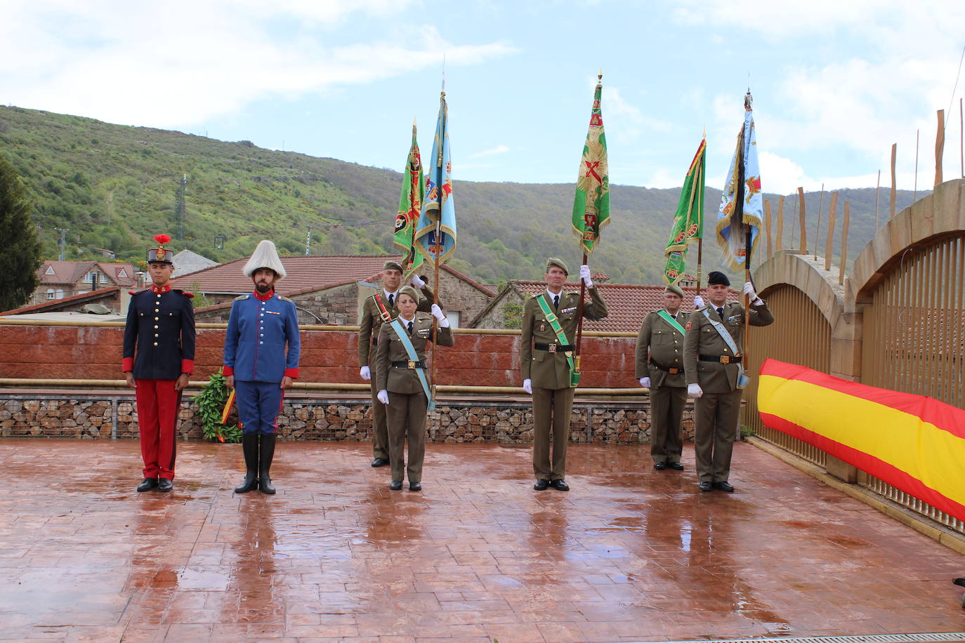 Brañosera rinde homenaje a la bandera de España