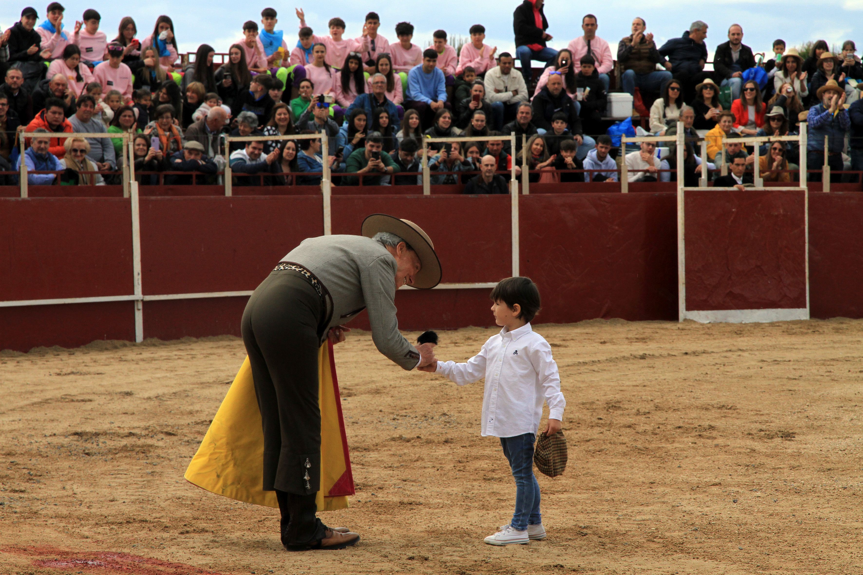 El festejo taurino de La Lastrilla con Ortega Cano, en imágenes