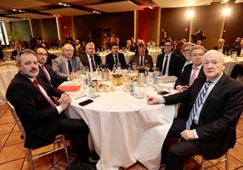 Ángel Ortiz (El Norte), Javier Martín Clavo (Banco Santander), Enrique Cabero (CES), Sarbelio Fernández (Ayuntamiento de Arroyo de la Encomienda), Carlos Fernández Carriedo (Junta de Castilla y León), José Juan Pérez Tabernero (Banco Santander), Goyo Ezama (El Norte), Santiago Aparicio (CEOE CYL), Pedro Palomo (Empresa Familiar) y Antonio Miguel Méndez Pozo (Cámaras de Comercio CYL)