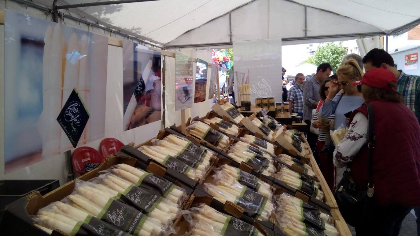 Exposición de espárragos durante una edición anterior de la feria en Tudela de Duero.