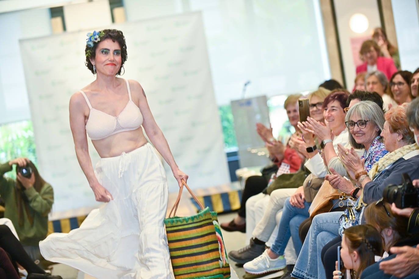 Imágenes del desfile de lencería para mujeres operadas de cáncer de mama