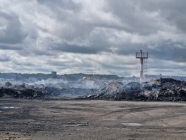 Estado del material calcinado en la planta de Marepa en Aldeamayor de San Martín.