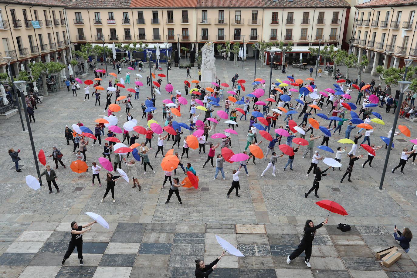 Los centros sociales espantan a la lluvia