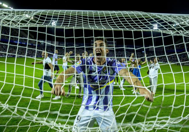 Jaime Mata celebra el ascenso.