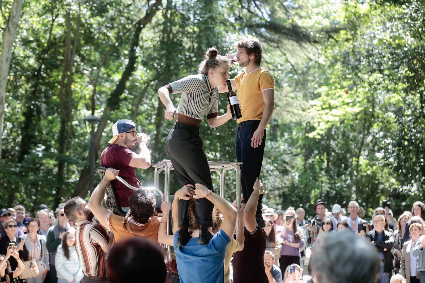 Compañía Circ Pistolet, circo Cataluña, Festival internacional de teatro y artes de calle, en el Campo Grande.