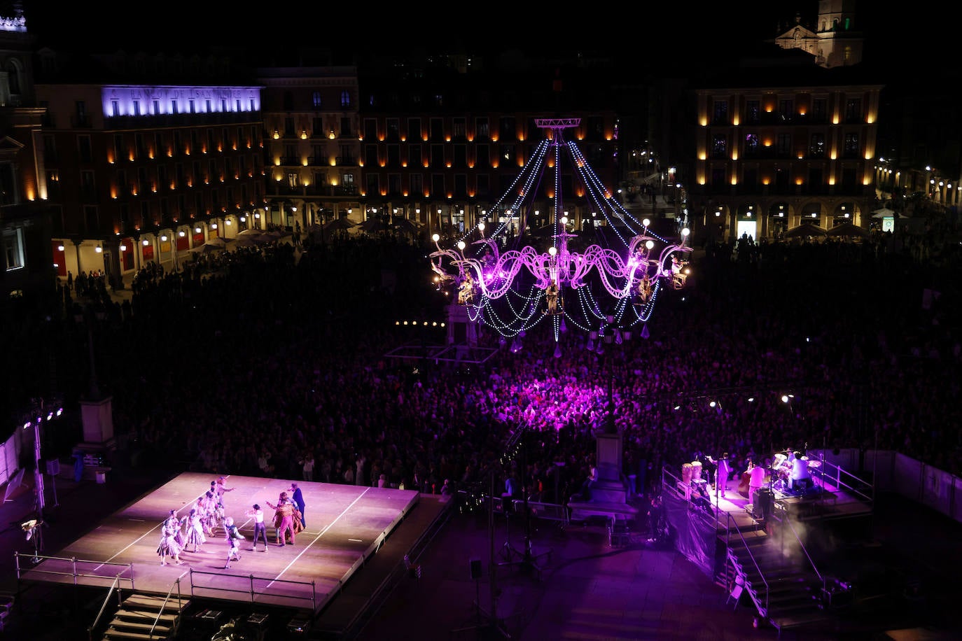 Las imágenes de la espectacular Cristal Palace en la Plaza Mayor