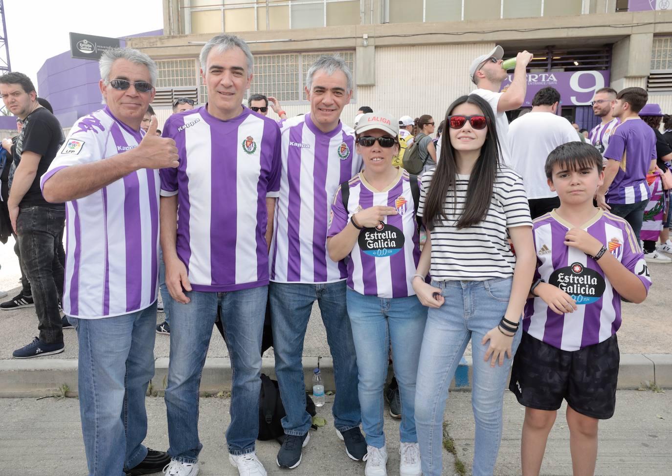 La familia Román, fiel seguidora blanquivioleta.