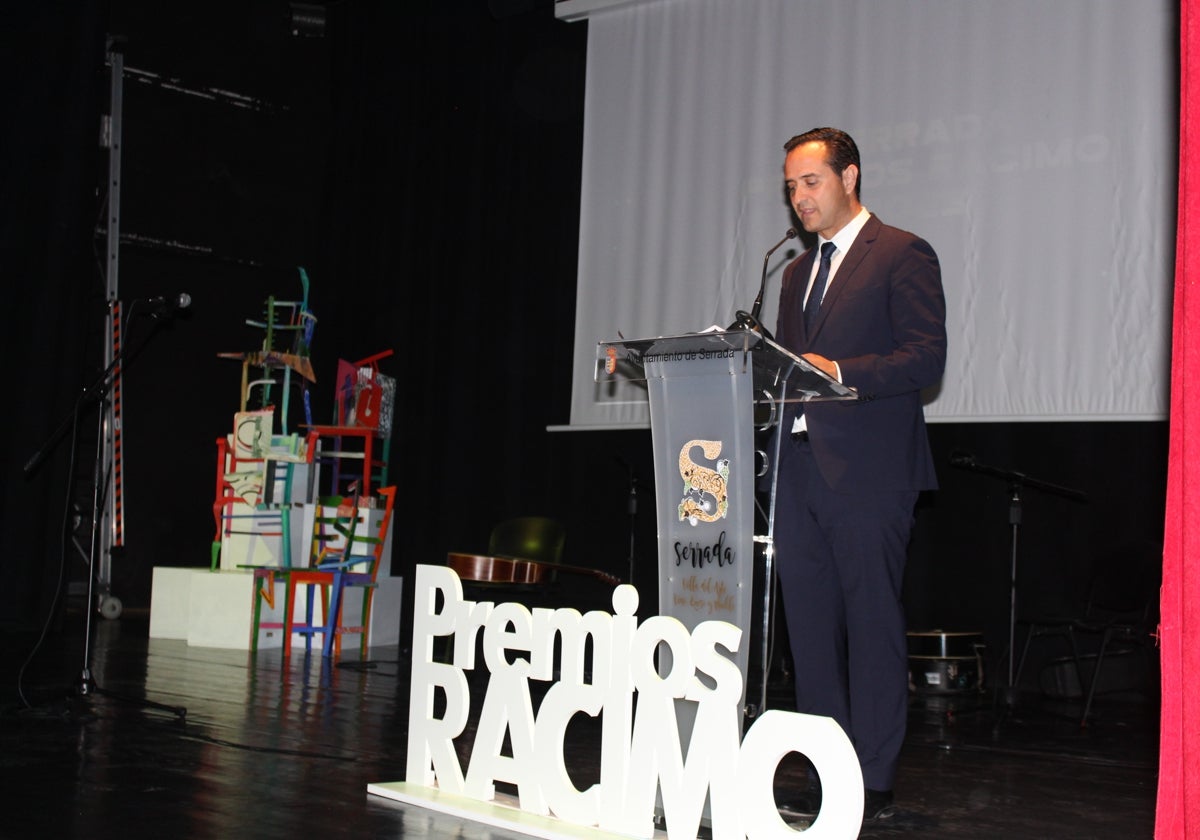 Serrada entrega los Premios Racimo y los Premios Cosecheros 2023