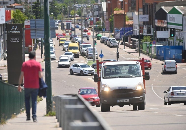 El Polígono de Argales, desde el viaducto de Daniel del Olmo que Jesús Julio Carnero apuesta por sustituir.