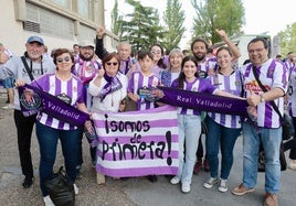 De izquierda a derecha, la familia Sánchez: Ramón, Begoña, David, Maribel, Kuki, Alex, Bea, Vicky, Marta, Pablo, Pati y Nacho.