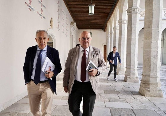 El rector y el alcalde de Valladolid, antes de informar de los asuntos abordatos en la reunión.