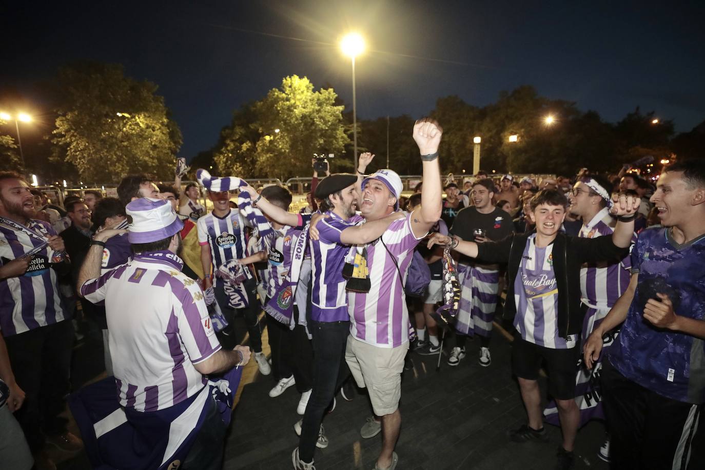 Fotos de la celebración del ascenso en la fuente de Zorrilla