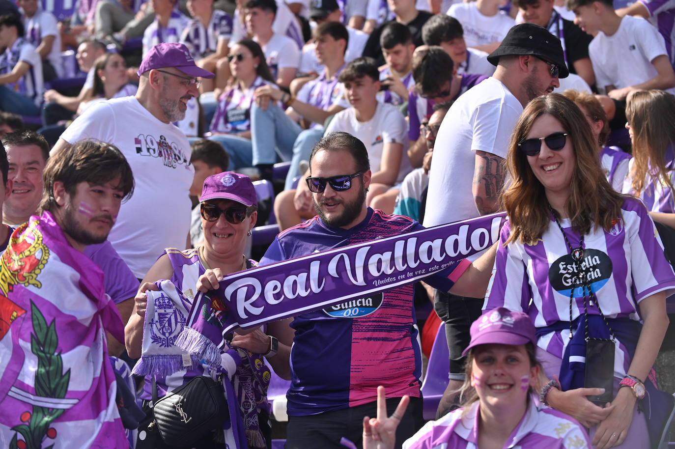 Búscate en la grada del Real Valladolid-Villarreal B (3/4)