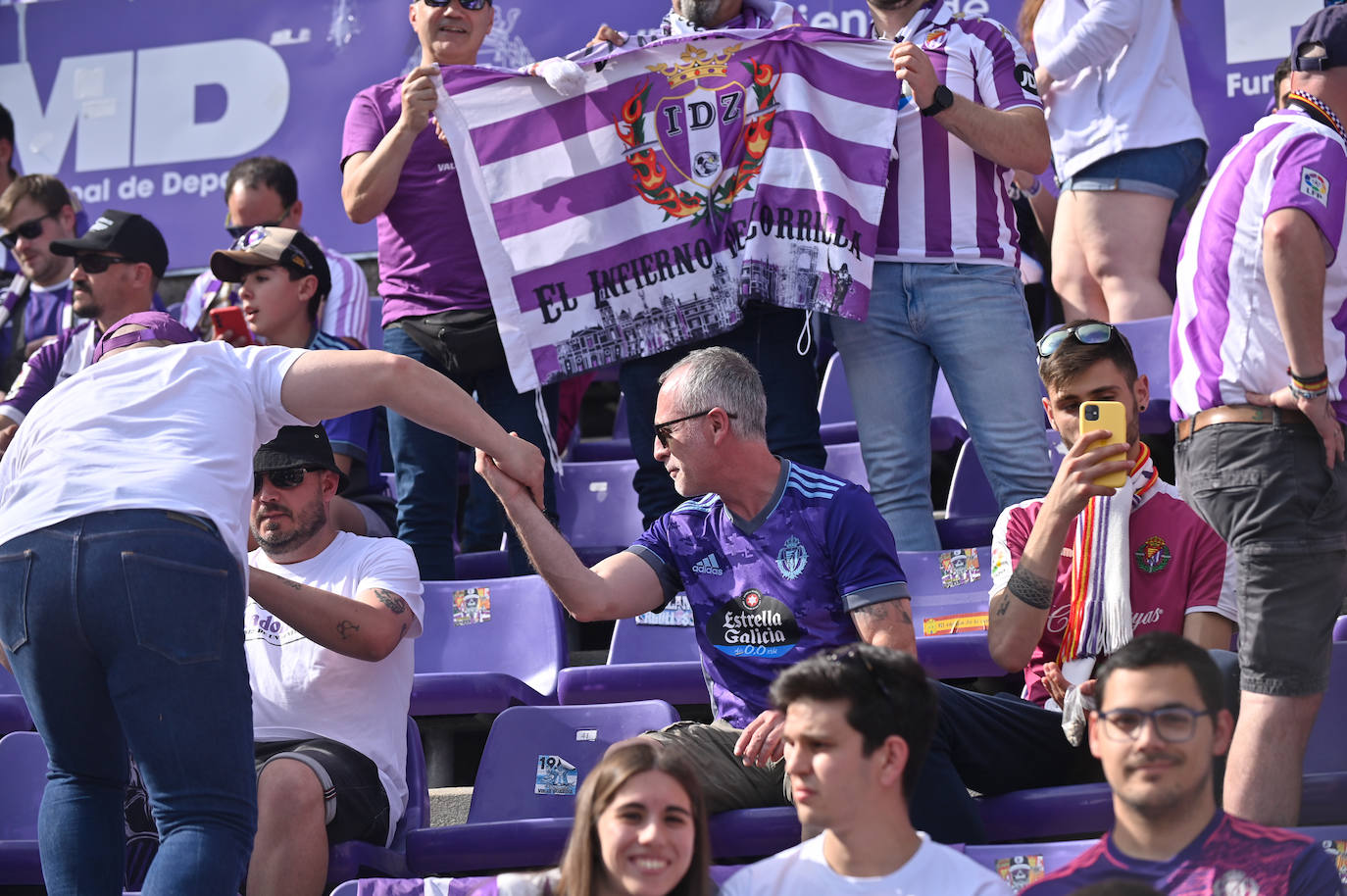 Búscate en la grada del Real Valladolid-Villarreal B (3/4)