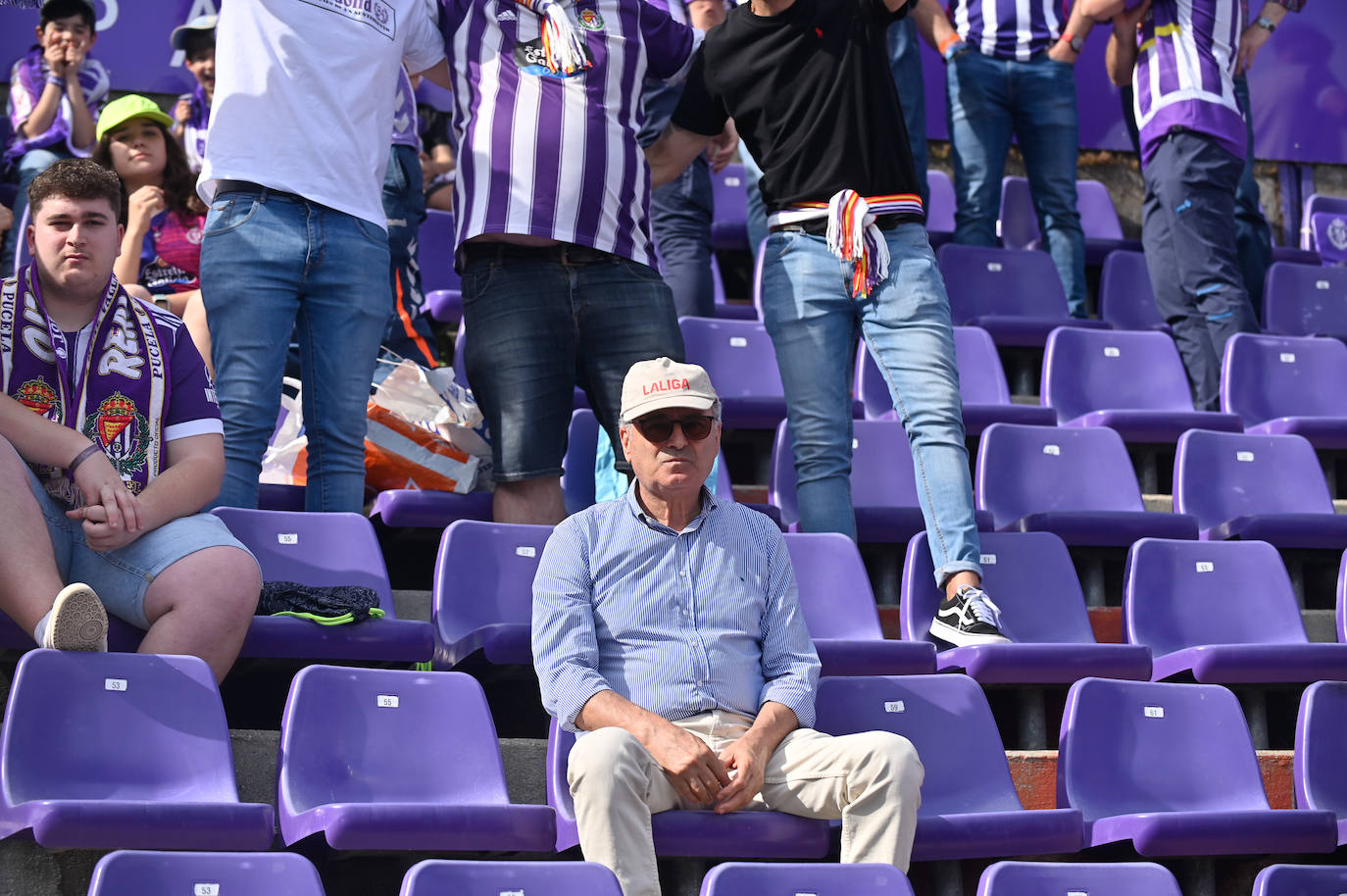 Búscate en la grada del Real Valladolid-Villarreal B (3/4)