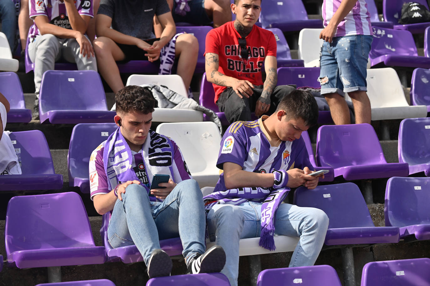 Búscate en la grada del Real Valladolid-Villarreal B (3/4)