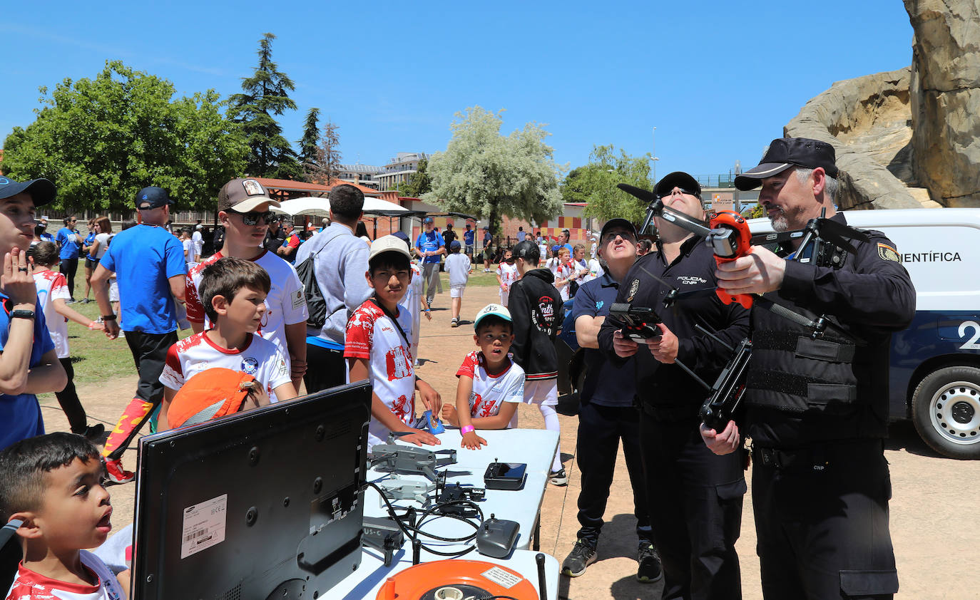 La Roca despide el curso con una exhibción de la Policía