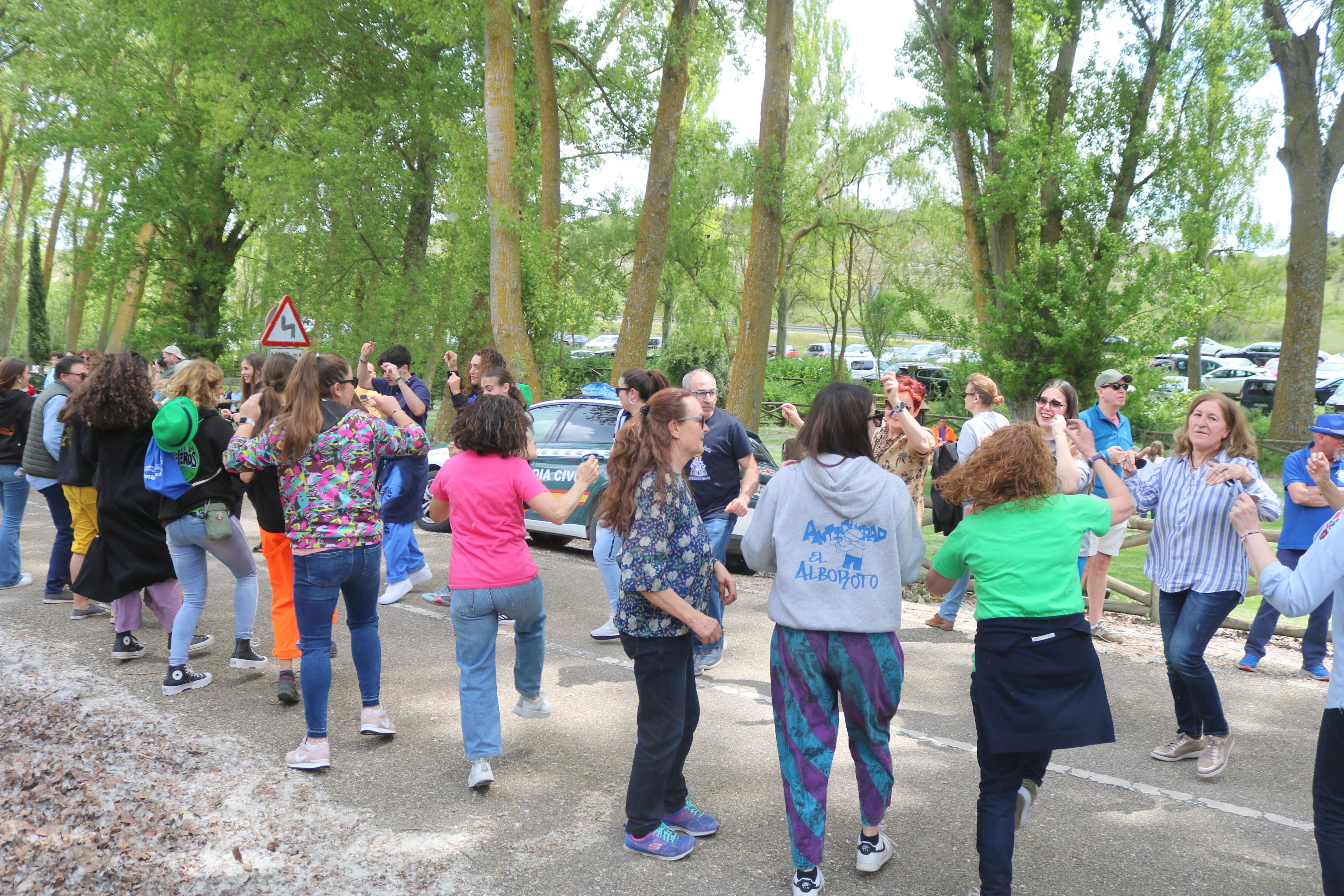 Antigüedad danza en honor a la Virgen de Garón