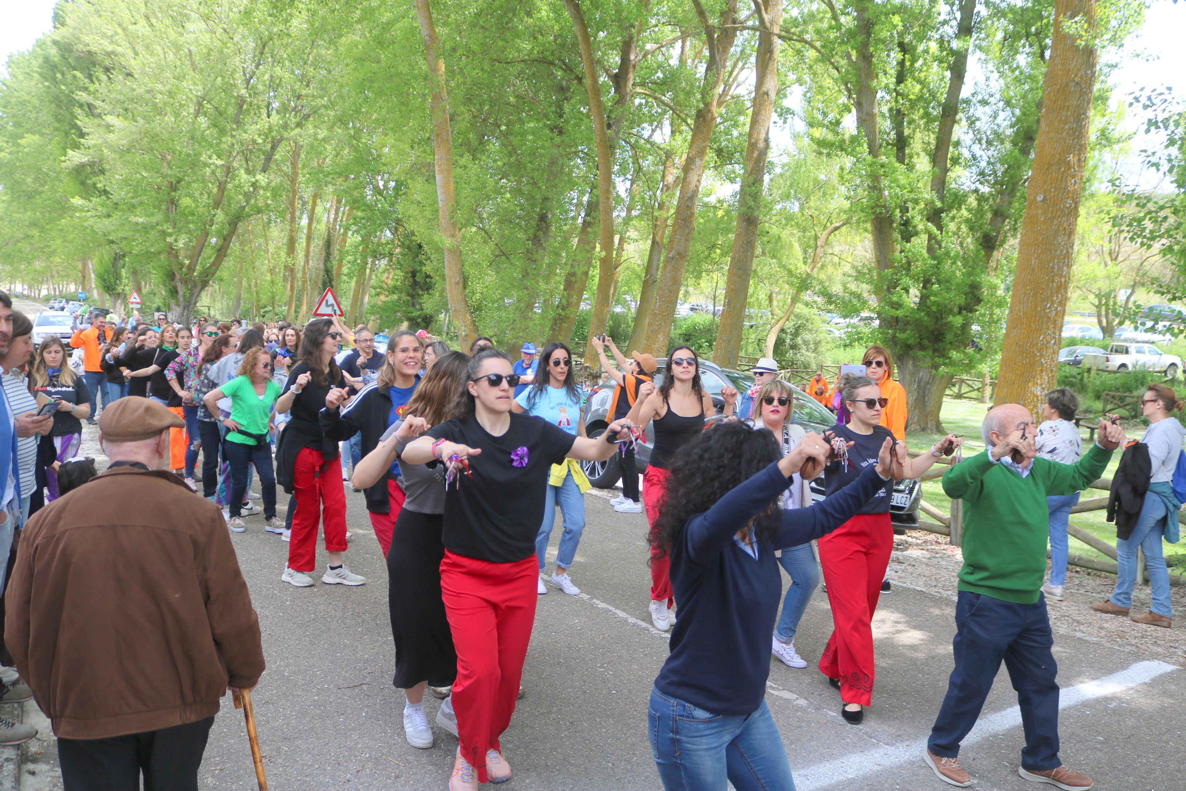 Antigüedad danza en honor a la Virgen de Garón