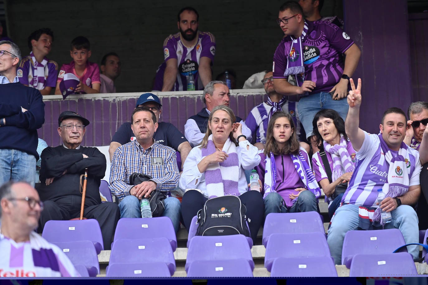 Búscate en la grada del Real Valladolid-Villarreal B (1/4)