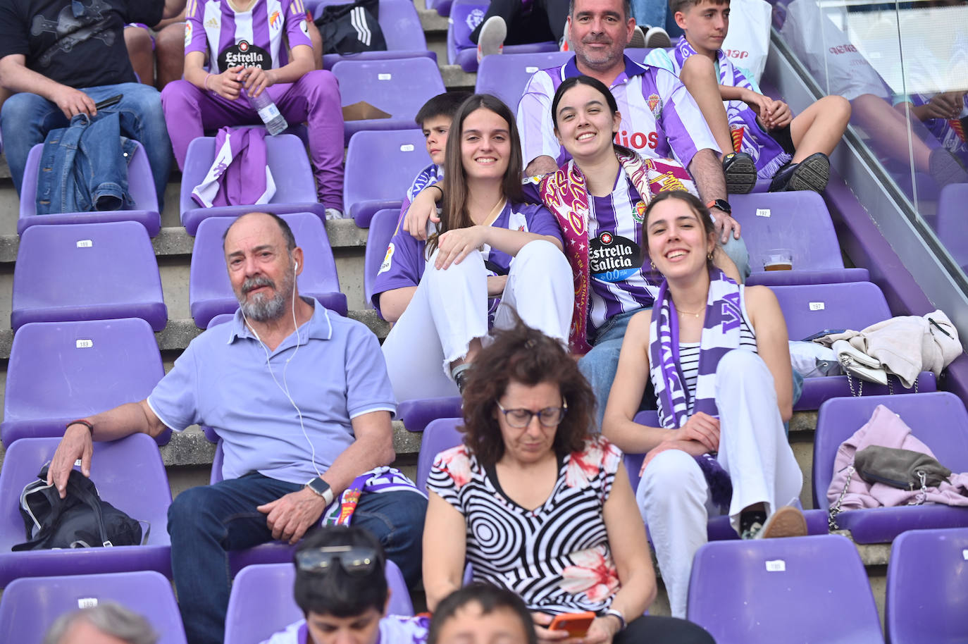 Búscate en la grada del Real Valladolid-Villarreal B (1/4)